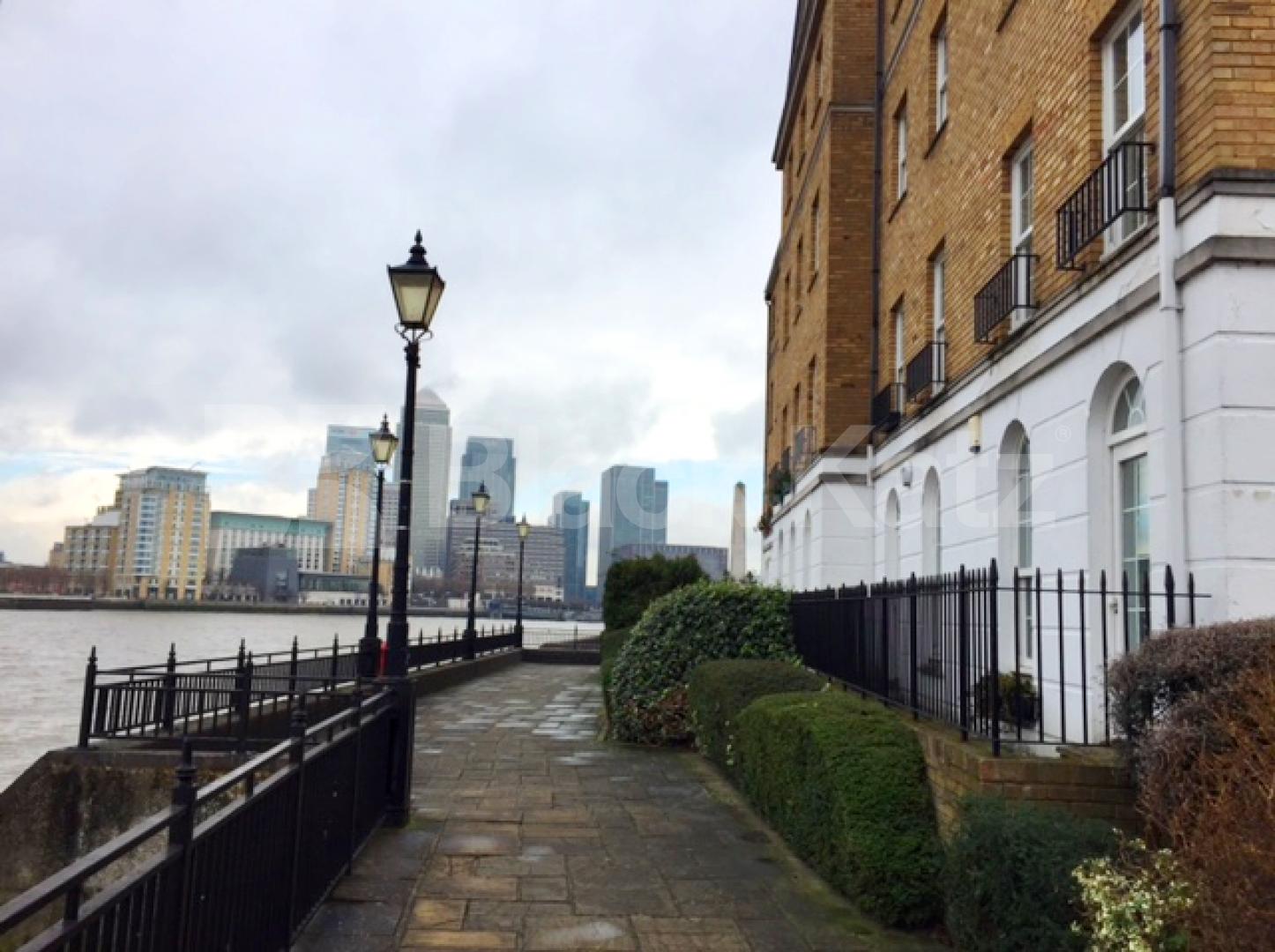 			LET, 2 Bedroom, 1 bath, 1 reception Apartment			 Edward Square, Rotherhithe Street, Canada Water